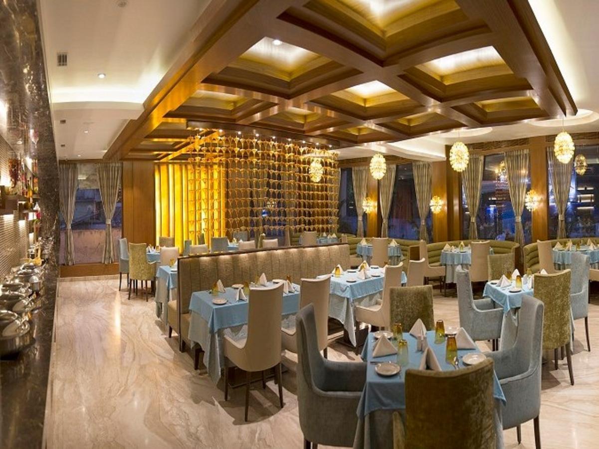 The India Benares Hotel Kültér fotó