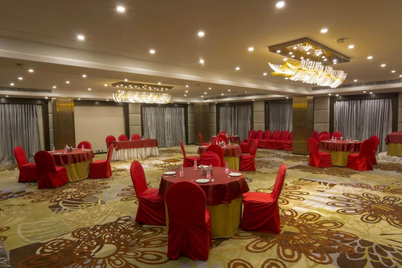 The India Benares Hotel Kültér fotó